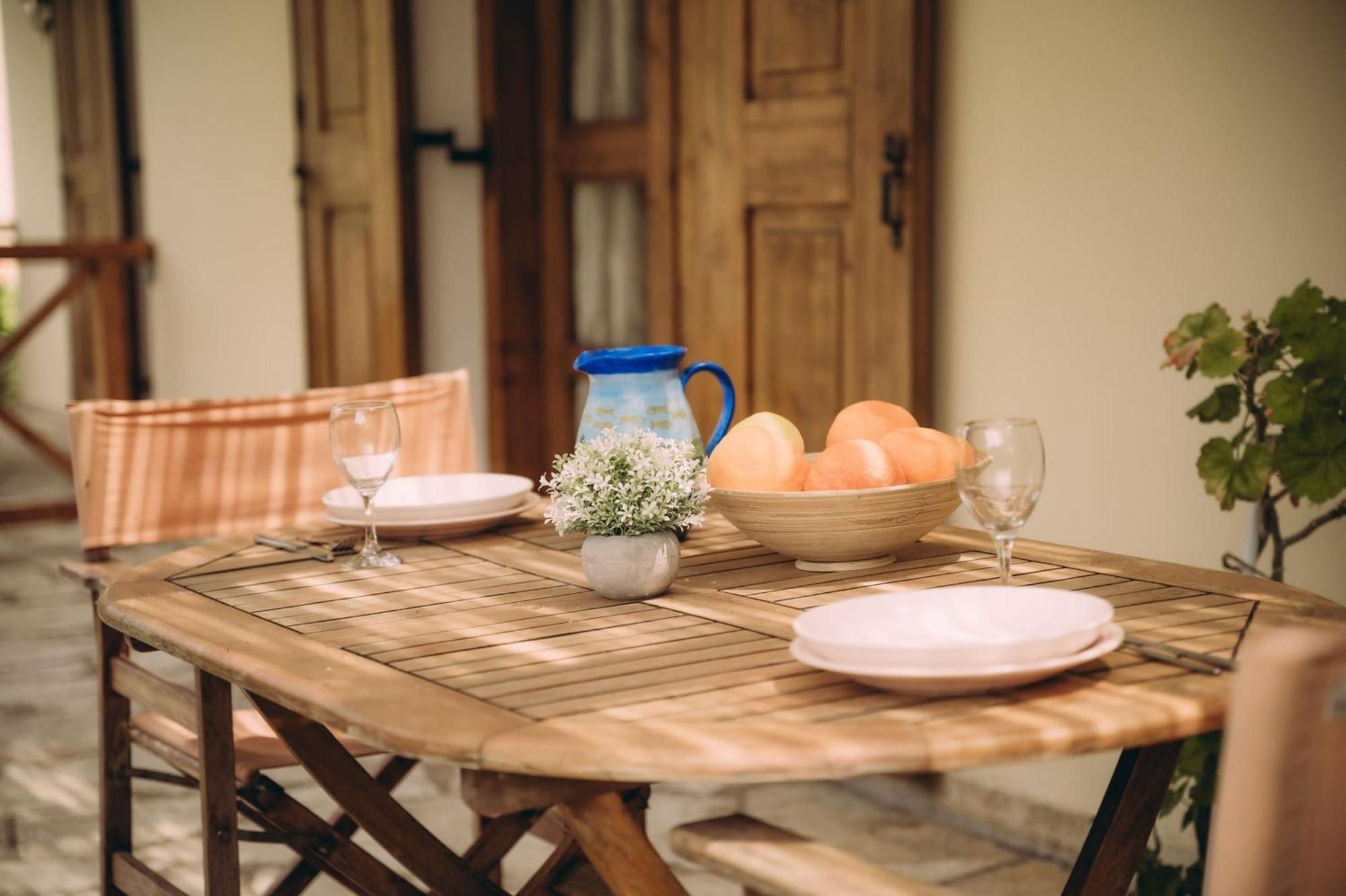 Trikalioti's Lush Estate - Happy Apartment *